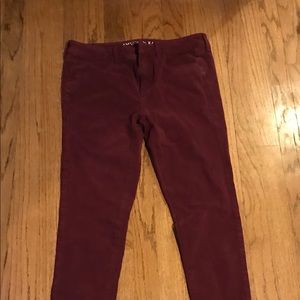 Maroon American Eagle jeggings